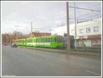 Die Linie 7 nach Fasanenkrug fuhr am 29.12.2007 mit den Triebwagen 6203 und 6181 am in der Wendeanlage der Haltestelle Wallensteinstra�e stehenden Triebwagen 6227 auf der Linie 17 zum Aegidientorplatz vorbei.