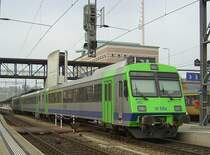 Der RBDe 566 932 der BLS am 03.11.2007 bei der Ausfahrt aus Spiez in Richtung Frutigen.