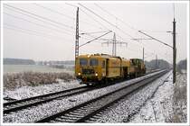 Bauzug EUROGLEIS, 02.01.08, Berliner Auenring zwischen Nudow und Ahrensdorf (ich hoffe, ich liege mit der Kategorie richtig?)