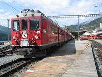 Triebwagen ABe 4/4 49 der Berninabahn in St. Moritz.