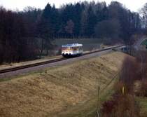 VT 9 und unbekannter VS der SWEG als SWE 70731 von Meckesheim nach Aglasterhausen nahe Neckarbischofsheim Nord, 04.01.08.