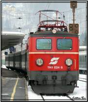Nostalgielok 1141 024 wartet mit einem Erlebniszug in M�rzzuschlag auf die Abfahrt in Richtung Zauberberg Semmering.
5.1.2008