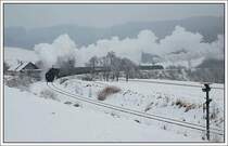 �GEG 77.28 an der Spitze des IGE Dampfsonderzug D 16111, aufgenommen am 5.1.2008 beim Rackeringer Bogen vor dem Bahnhof Holzleithen. 