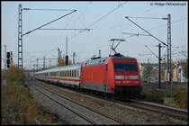 101 007-3 schiebt am 28.10.07 einen EuroCity in Richtung Stuttgart Hbf, aufgenommen in Stuttgart-Untert�rkheim.