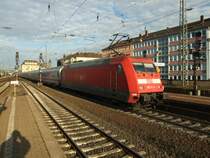 101 111-3 verl��t mit IC2028 nach Hamburg-Altona den Bahnhof Koblenz.11.1.08