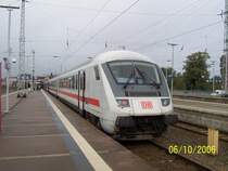 Ein IC-Steuerwagen steht am 06.10.2006 im Stralsunder Hbf bereit. Dieser zug f�hrt in wenigen Minuten zur�ck Richtung Hamburg.