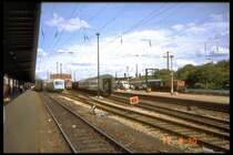 Alter Erfurter Hauptbahnhof am 30. 6. 1992, Blick zum Bahnsteig 6/7 mit Schnupper ICE