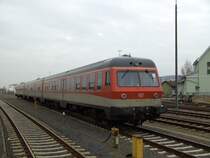 die letzte Kieselgraue/orange 614er garnitur, bestehend aus 614 006 + 914 003 + 614 005 ist �bers Wochenende in Weiden abgestellt. (12.01.2008)