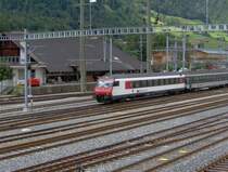 Ein Steuerwagen f�hrt gerade mit einem SBB IC von Romanshorn nach Brig. Hier bei der durchfahrt in Frutigen.  24.10.07