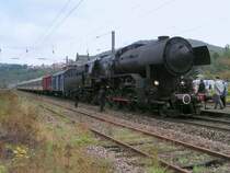 Dampflok 5519 steht mit ihrem Sonderzug  Musel Nostalgie Express  zur R�ckfahrt nach Luxemburg in Sierck-les-Bains (F) am 17.10.04 bereit.