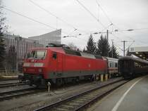Die 120 145 mit einem IC am 29.12.2007 abgestellt in N�rnberg auf Gleis 24. 