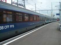 Die neuen, hauptrevidierten Liegewagen der SBB
Bcm 61 85 50-90 102-8
am 05.07.2004 im Z�rich HB. Der Zug kam als EN Roma aus Italien