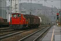 MEG Rangierlok bei Rangierfahrt quer durch den Bahnhof Plettenberg. (18.01.2008)