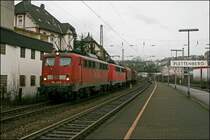 140 819 und 140 788 sind mit einem Coilzug von Finnentrop auf dem R�ckweg ins Ruhrgebiet und durchfahren Plettenberg am 18.01.2008.