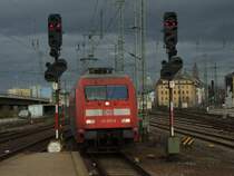 101 037-0 f�hrt auf Gl.8 ein um den IC433 zu �bernehmen.Koblenz 19.1.08