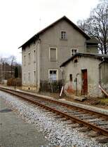 Das ehemalige Bahnmeistereigeb�ude in Thalheim hinterl�sst heute einen traurigen Eindruck, 19.01.08