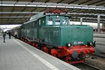 254 052 (DR) vor einem Sonderzug von Leipzig �ber Zwickau nach Annaberg/B am 03.02.07 in Chemnitz Hbf