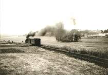 Wei�eritztalbahn, Zug nach Kipsdorf bei Obercarsdorf, um 1982