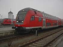 Eine RB nach M�nchen steht am 29.12.2007 Abfahrbereit in M�hldorf. 