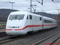 ICE 1 Triebkopf 401 501-2, zieht einen ICE in Richtung M�nchen durch Esslingen (Neckar) am 20.01.2008