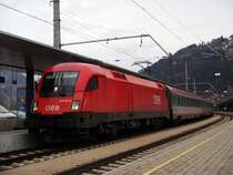 BR 1016 045 mit EC in Landeck-Zams am 09.12.2007