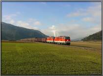 Dieselloks 2143 075 + 050 fahren mit einem leeren Holzzug von P�ls nach Knittelfeld.Eigentlich wird auf dieser Strecke nur mehr mit 2016 gefahren aber dank des Sturms  Paula  gab es einige Verschiebungen bei den Fahrpl�nen.
Fohnsdorf 29.1.2008
