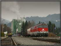 Dieselloks 2143 050 + 075 warten im Bahnhof Wei�kirchen auf ihren n�chsten Einsatz
30.1.2008
