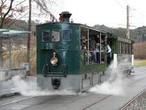 Berner Dampftram G 3/3 12 mit Personenanh�nger C 31 unterwegs zum Nikolaus bei der Haltestelle Saali am 09.12.2007