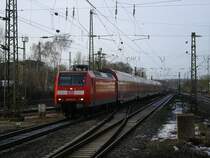 BR 146 012-0 mit RE1 Aachen-Hamm ,Einfahrt in Bochum,f�hrt nur bis Dortmund Hbf.,da die Strecke Dortmund -Hamm wegen Br�ckenarbeiten gesperrt ist.
(03.02.2008)