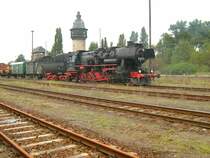 BR 52 mit G�terzug in Sch�neweide, Oktober 2007