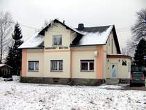 Das ehemalige Bahnhofsgeb�ude des Bhf Oberdorf-Beutha am km 10,12 ZC, ist heute wieder ein Schmuckst�ck, 31.01.08