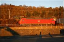 Typenbild der 185 100, die am Abend des 09.02.2008 einen Containerzug aus Italien Richtung K�ln bringt.
