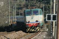 E656 469 f�hrt mit dem R 2430 nach Napoli in Centola ein; 17.02.2008