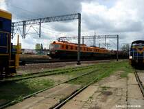 181 081-1 und noch eine 181 von der LOTOS fahren mit einem Kesselzug am 15.05.2007 durch Bydgoszcz in Richtung Gdańsk.