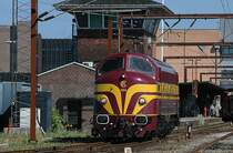 1604 der CFL vor dem Stellwerk in Odense, 
50 Jahre NOHAB in D�nemark, August 2004