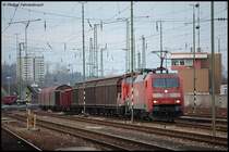 152 012-1 steht am 22.02.08 mit FZT 56080 Aalen - Stuttgart-Hafen und 363 815-2 zu �berf�hrungszwecken auf Gleis 8 des Aalener Bahnhofs.