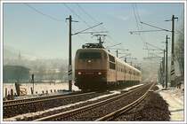 Gegenlichtaufnahme des Saisonzuges D 1280, welcher am 16.2.2008 mit 103 245 bespannt war, aufgenommen kurz nach Saalfelden.