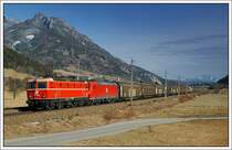 GAG 48930 von Gratwein nach Spellen (D) ist durchgehend mit einer Railion 185 bespannt. Wegen des hohen Gewichts des Zuges (1620 Tonnen) muss �ber den Schoberpass und den Phyrnpass ab St. Michael allerdings eine Vorspannlok vor den Zug. Am 6.3.2008 erledigte diese Vorspannleistung 1044.40. Dies war neben dem RTS Zug auch der Grund, warum ich an dem Tag einen halben Tag Zeitausgleich genommen habe. Die Aufnahme entstand in Mautern in der Obersteiermark. 1044.40 blieb in dem Fall �brigens bis Wels am Zug.