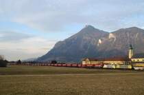 ES 64 F4 - xxx und ES 64 U2 - xxx (Lokomotion) mit DGS 43117 am Kloster Reisach bei Oberaudorf (20.02.2008). F�r Adleraugen: am Schlu� l�uft noch ein 'Zebra' mit, um ab Kufstein Nachschub zu leisten.