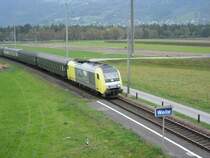 Eine ER 20 von Siemens Dispolok zieht den IGE Bahntouristik Sonderzug von Hersbruck nach Chur. Hier in Weite, Foto wurde von der Bahn�berf�hrung aus gemacht, ein toller Fotostandpunkt.