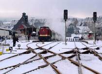 Wie zu DR-Zeiten: OSE-Sonderzug mit 112 331-4 am 16.12.2007 im Endbahnhof Altenberg