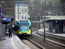 ET007 auf dem Weg nach Herford als RB72 beim Halt im Kreuzungsbahnhof Altenbeken am 18.03.08
