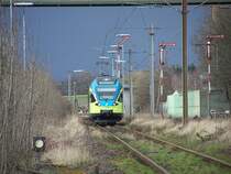 ET008 verl�sst Horn Bad-Meinberg Richtung Herford und damit auch in den Regen, denn die Wolken im Hitnergrund sehen alles andere als freundlich aus. 18.03.08