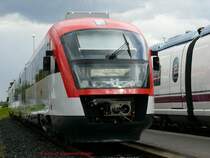 Die BDZ hat neben Diesel- auch Elektro-Desiros bestellt, um den Fahrzeugpark in Bulgarien zu erneuern.
Hier ist der neue Elektrotriebzug 30001 (oder mit erweiterter Nummer 9452-30001.6) der BDZ ausgestellt.
19.08.2007 Wegberg-Wildenrath (PCW)

