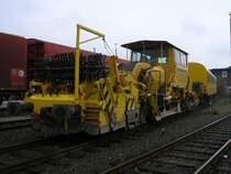 Schweres Nebenfahrzeug,Schotter-Planiermaschine SSP 110 SW,
Nr.97 1640 56 18-3 in Bochum.(22.03.2008)