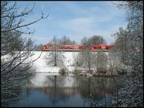 Zwei unbekannt gebliebene 650er fuhren am Morgen des 22.03.2008 als RegionalExpress nach Ulm Hbf. Hier kurz vor der Einfahrt des Bahnhofs Goldsh�fe.