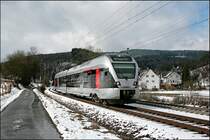 ET22008 rollt bei Benolpe als ABR99725, (RB91  Ruhr-Sieg-Bahn ) nach Hagen Hbf, die Steigung abw�hrts Richtung Altenhundem. (22.03.2008)