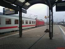 101... bei der Ausfahrt mit IC 2157 in Bitterfeld