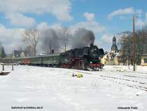 52 8075-5 bei der Einfahrt in den Bahnhof Schlettau am 24.03.2008. Der VSE-Sonderzug war als Charterfahrt unterwegs.