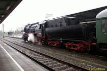 22.03.2008. Br 52 1360-8 (der Vienenburger Eisenbahnfreunde) mit dem  Ostereiersuchzug  in Braunschweig bei amtlichem Sauwetter!